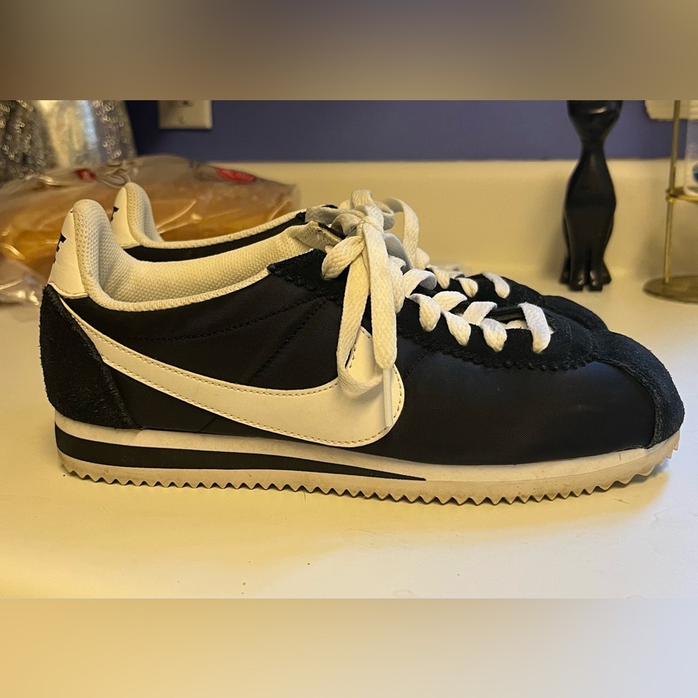 GUC Nike Classic Cortez Black and White Women's Sneakers 7.5, worn 2x